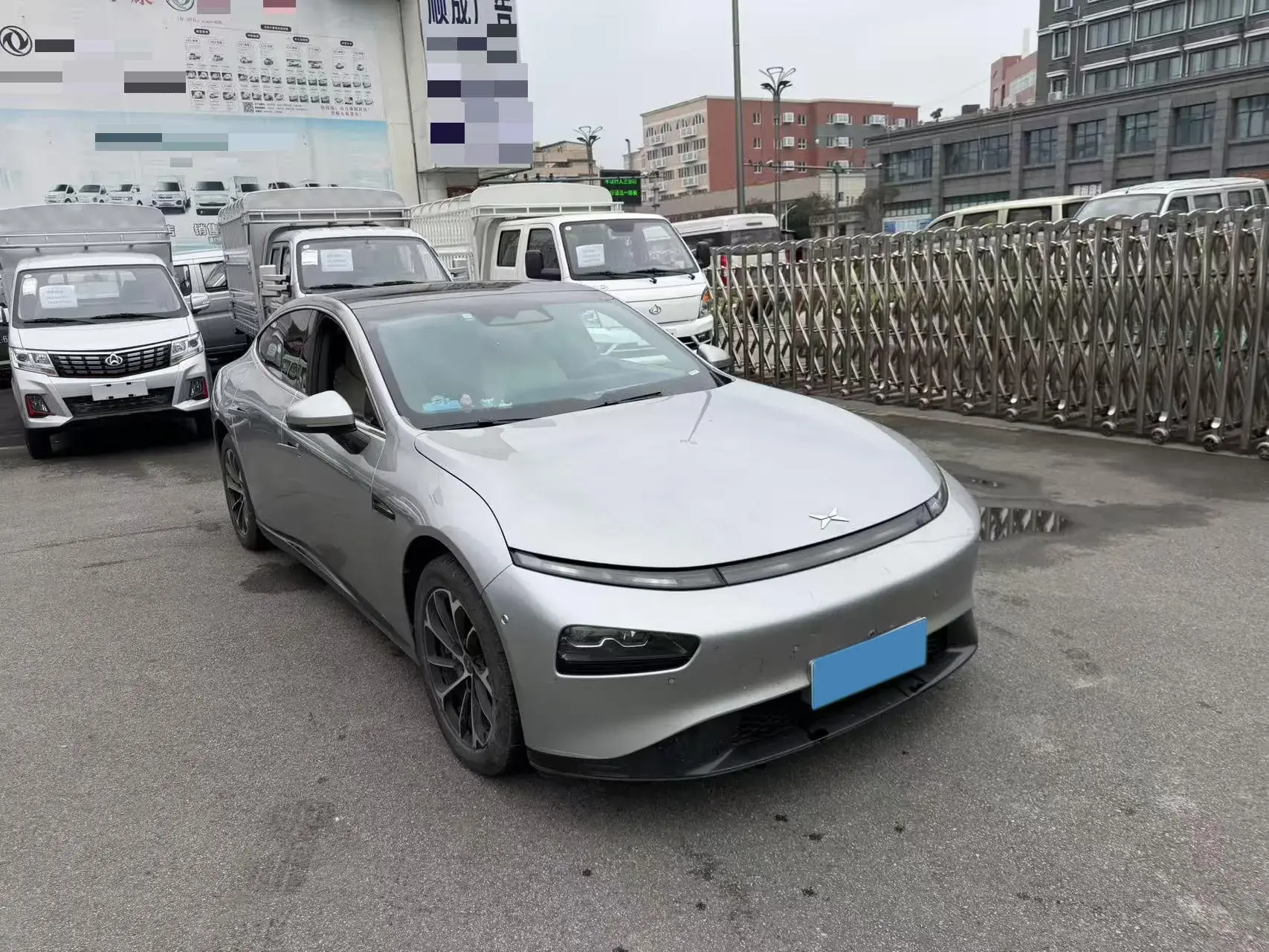 2022 XPENG P7 thumbnail 3