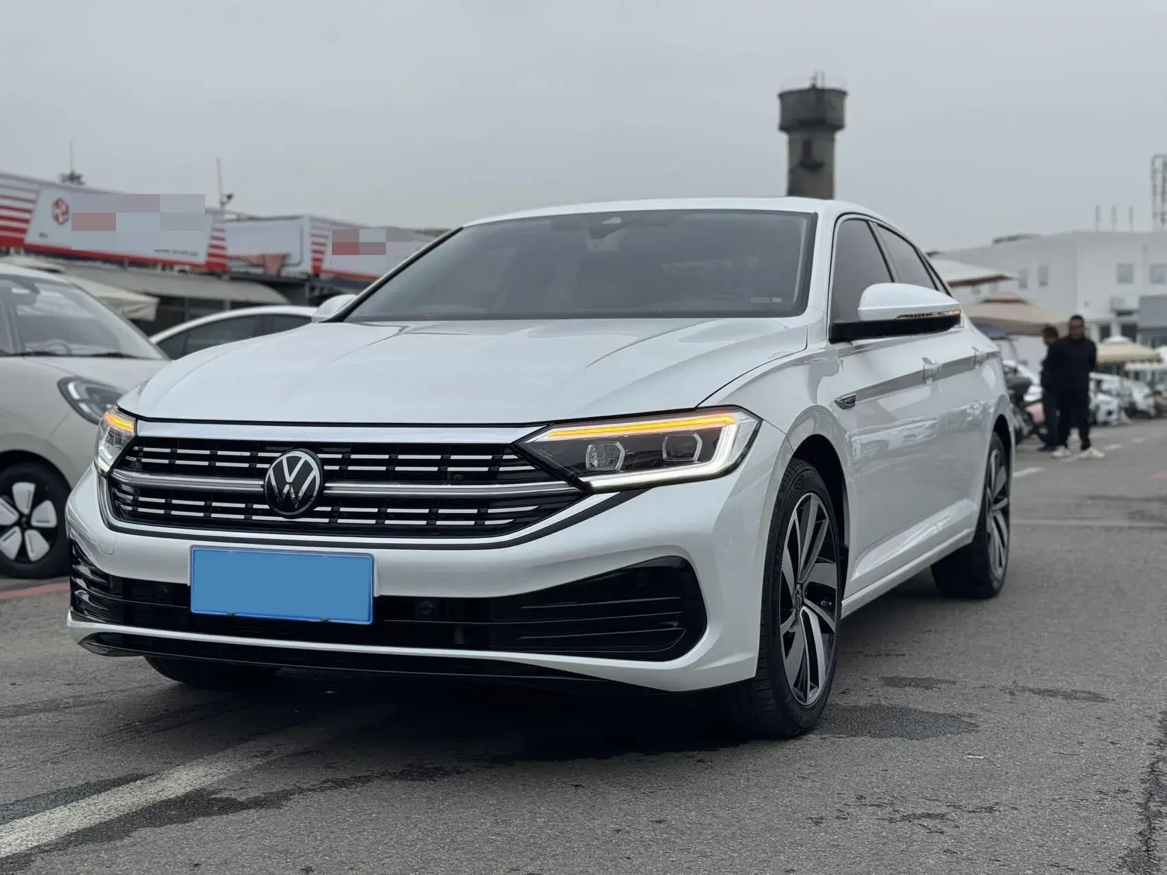 2024 VOLKSWAGEN SAGITAR view 1