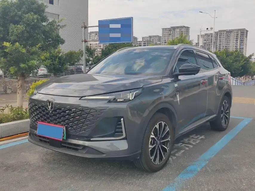 2025 ChangAn CS55PLUS PHEV 1.5L 98HP L4 E-CVT PHEV