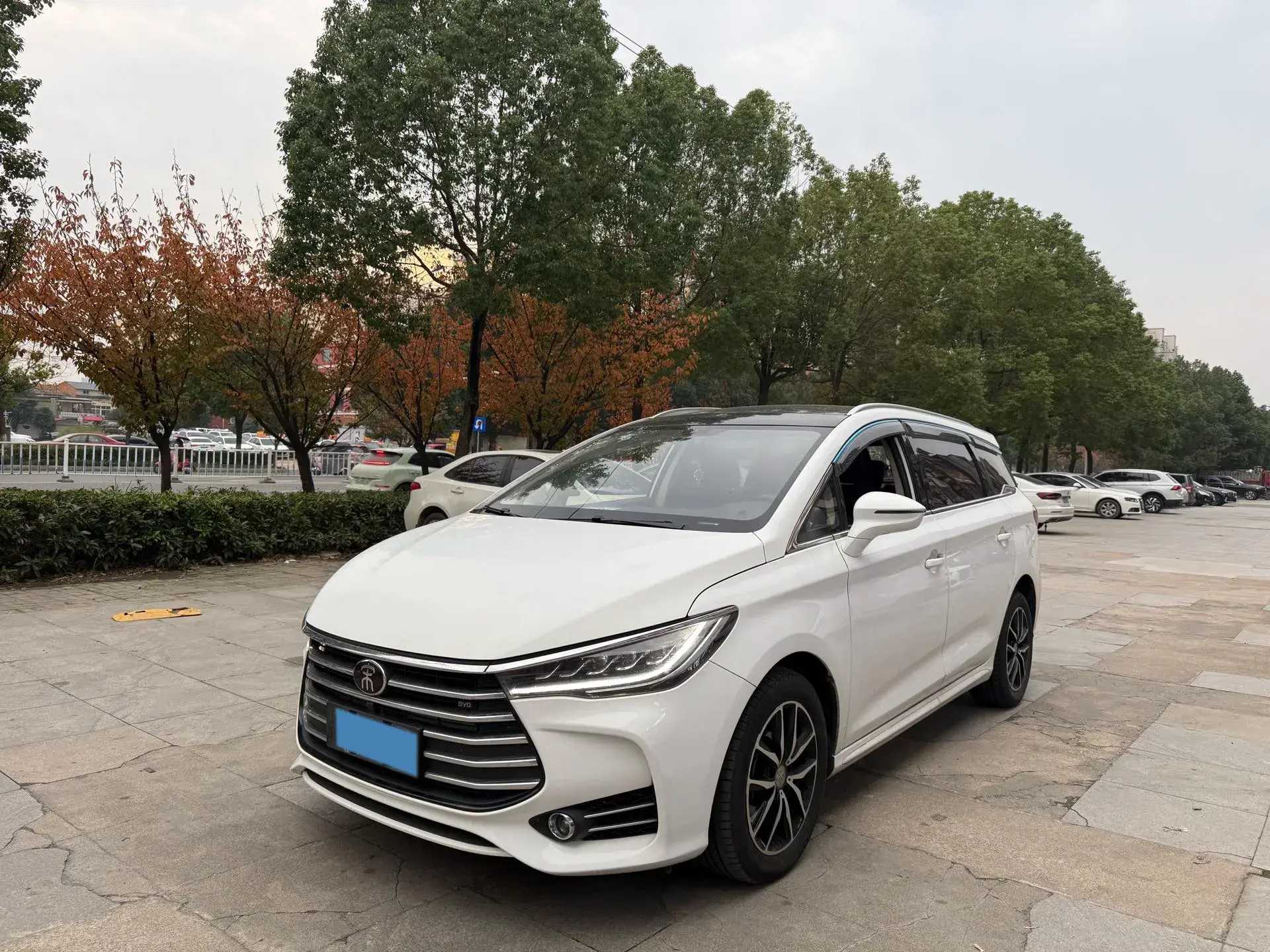 2018 BYD SONG view 1