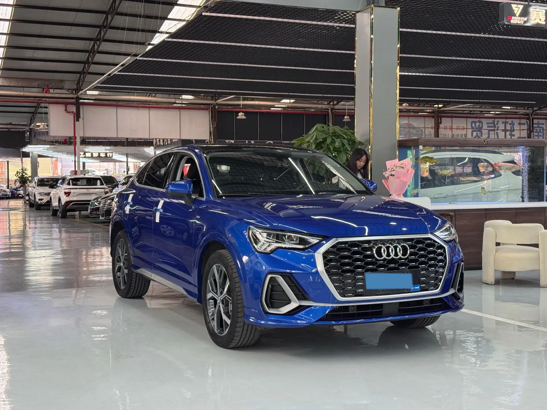 2020 AUDI Q3 thumbnail 3