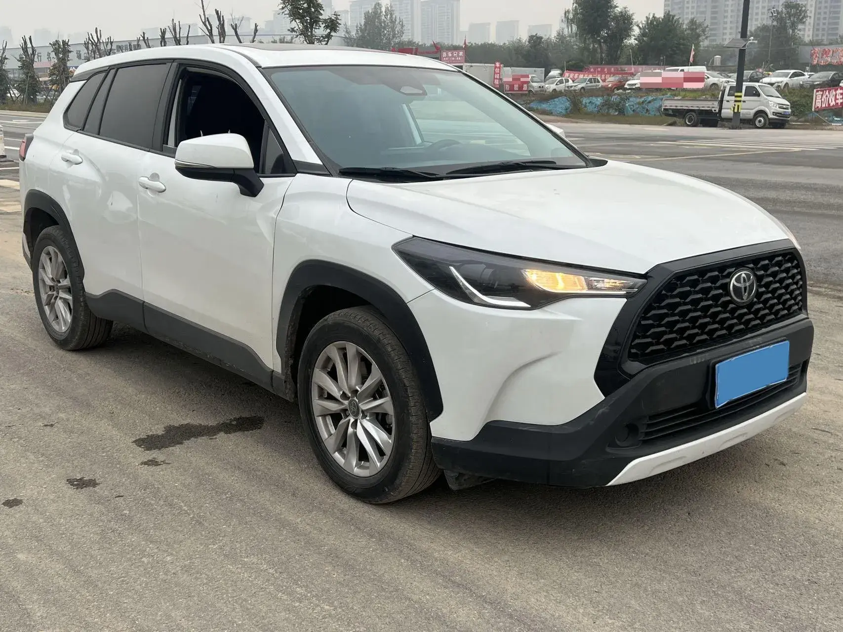 2023 TOYOTA COROLLA thumbnail 3