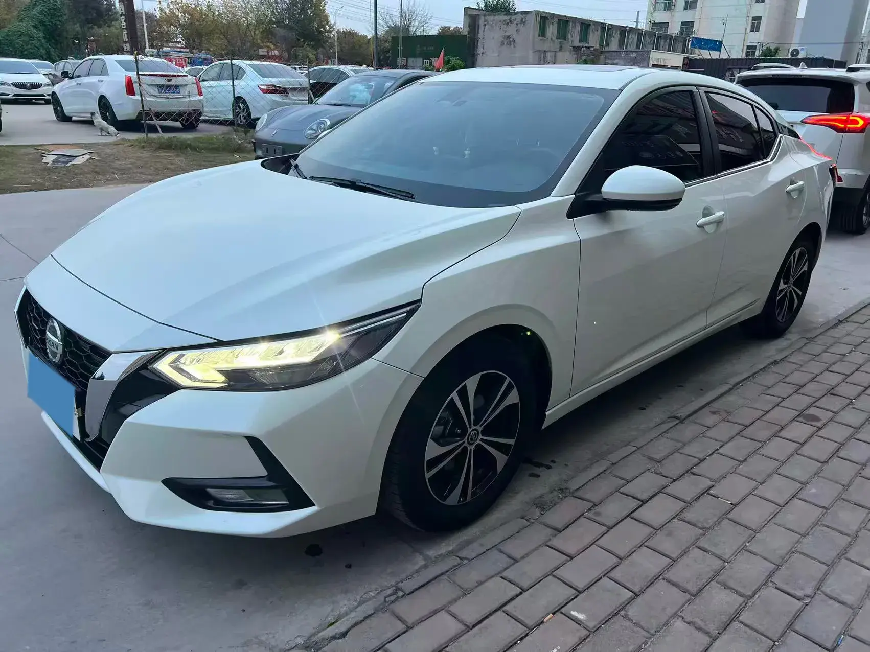 2022 NISSAN SYLPHY view 1