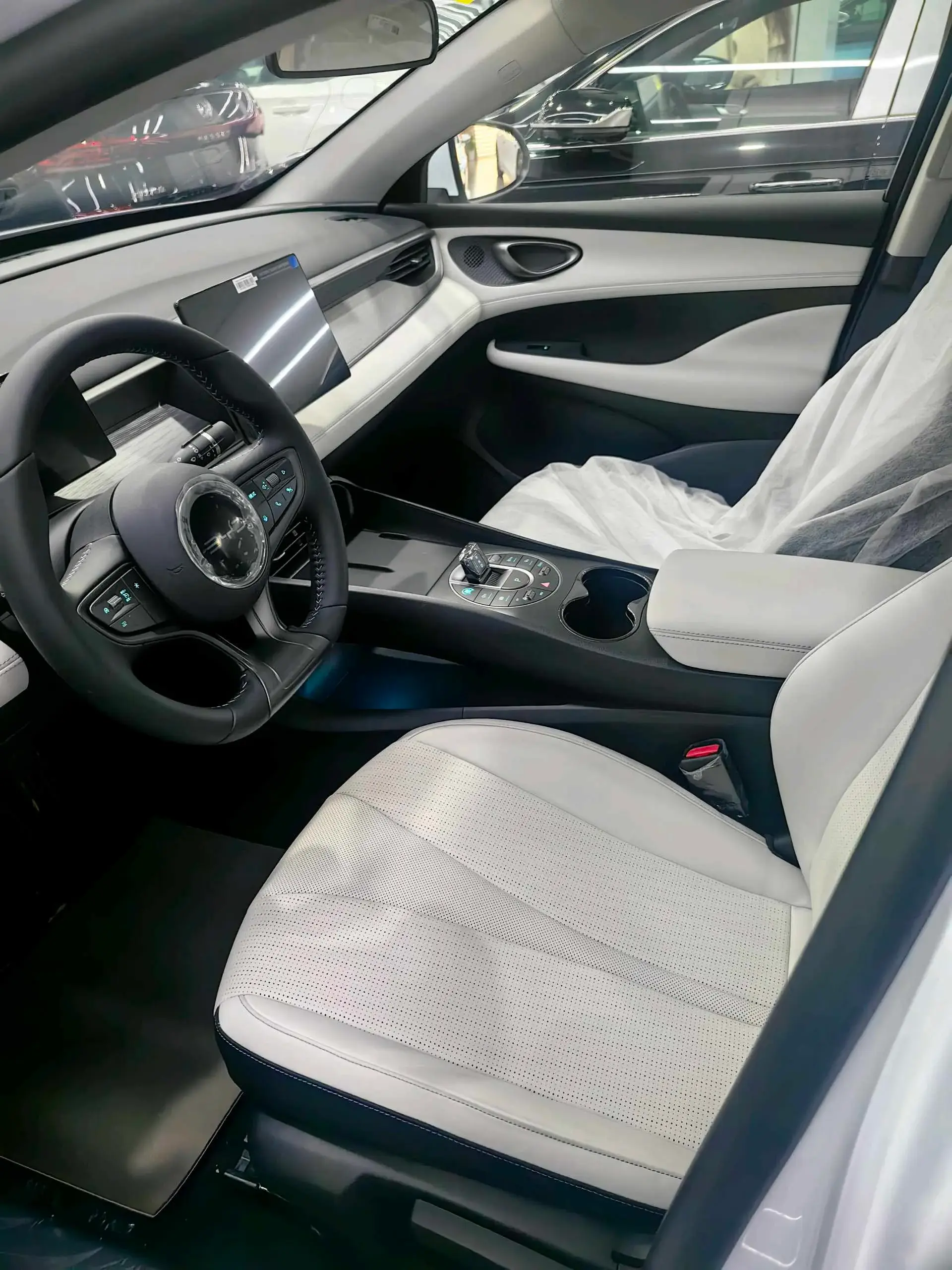 2025 BYD SEAL05 thumbnail 2