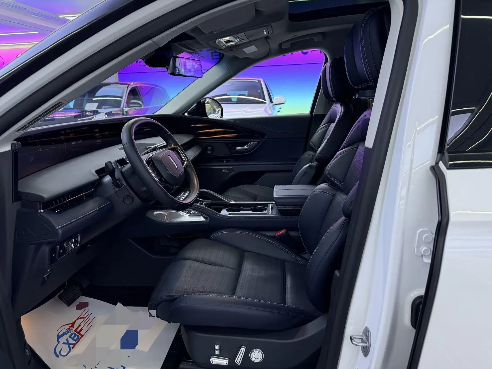 2023 LINCOLN NAUTILUS thumbnail 4