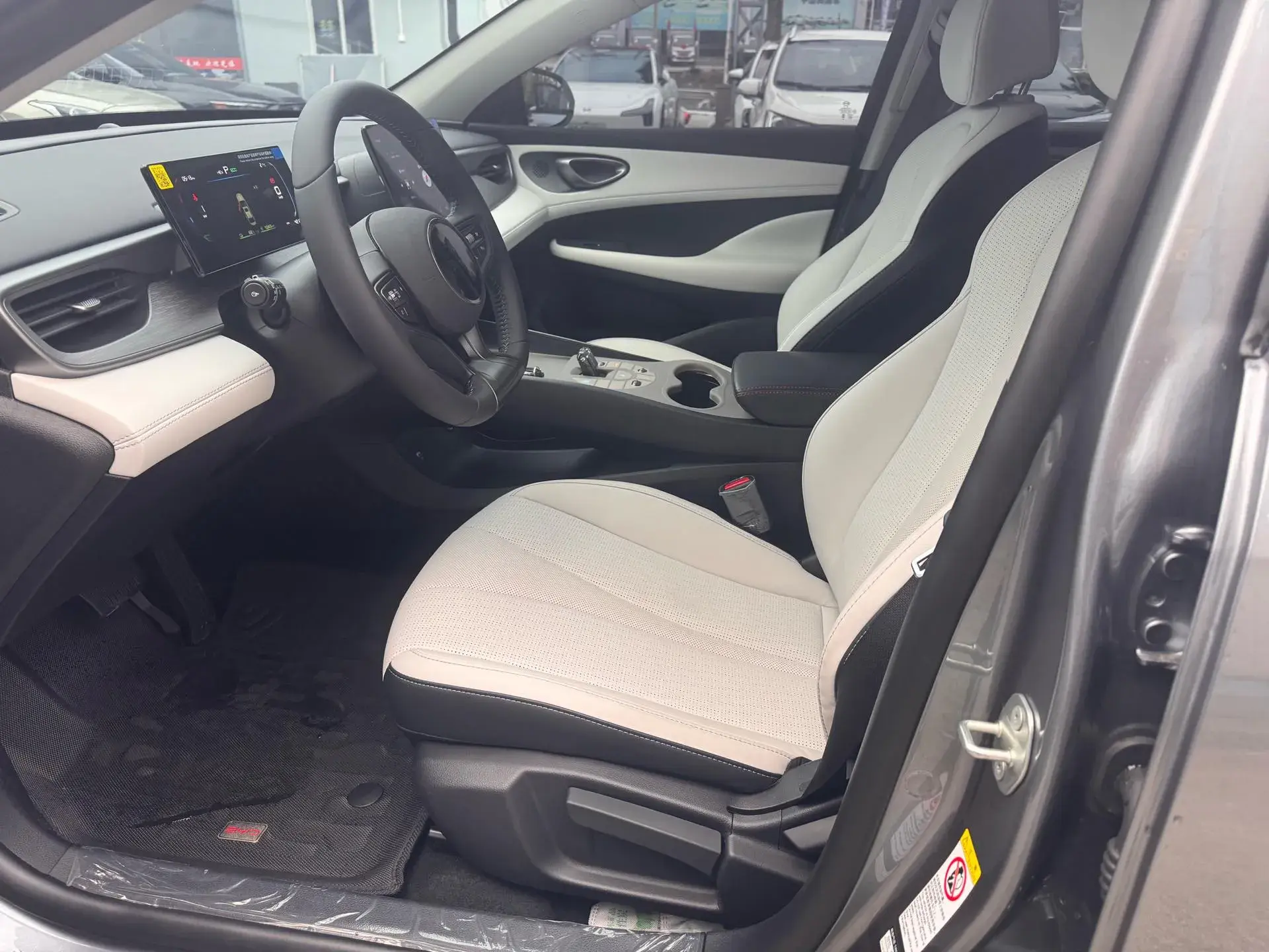 2025 BYD SEAL05 thumbnail 4