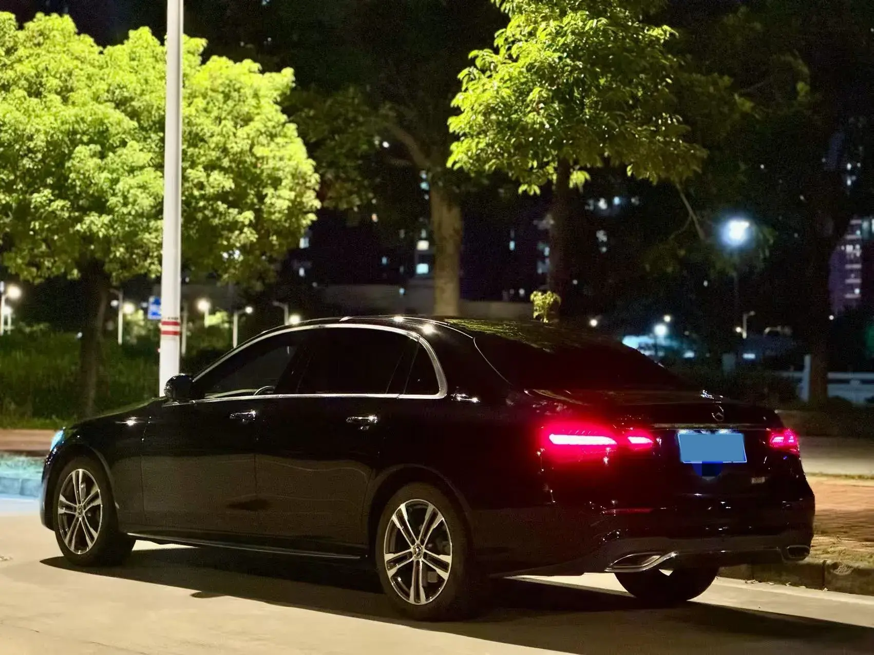 2021 MERCEDES-BENZ E thumbnail 4