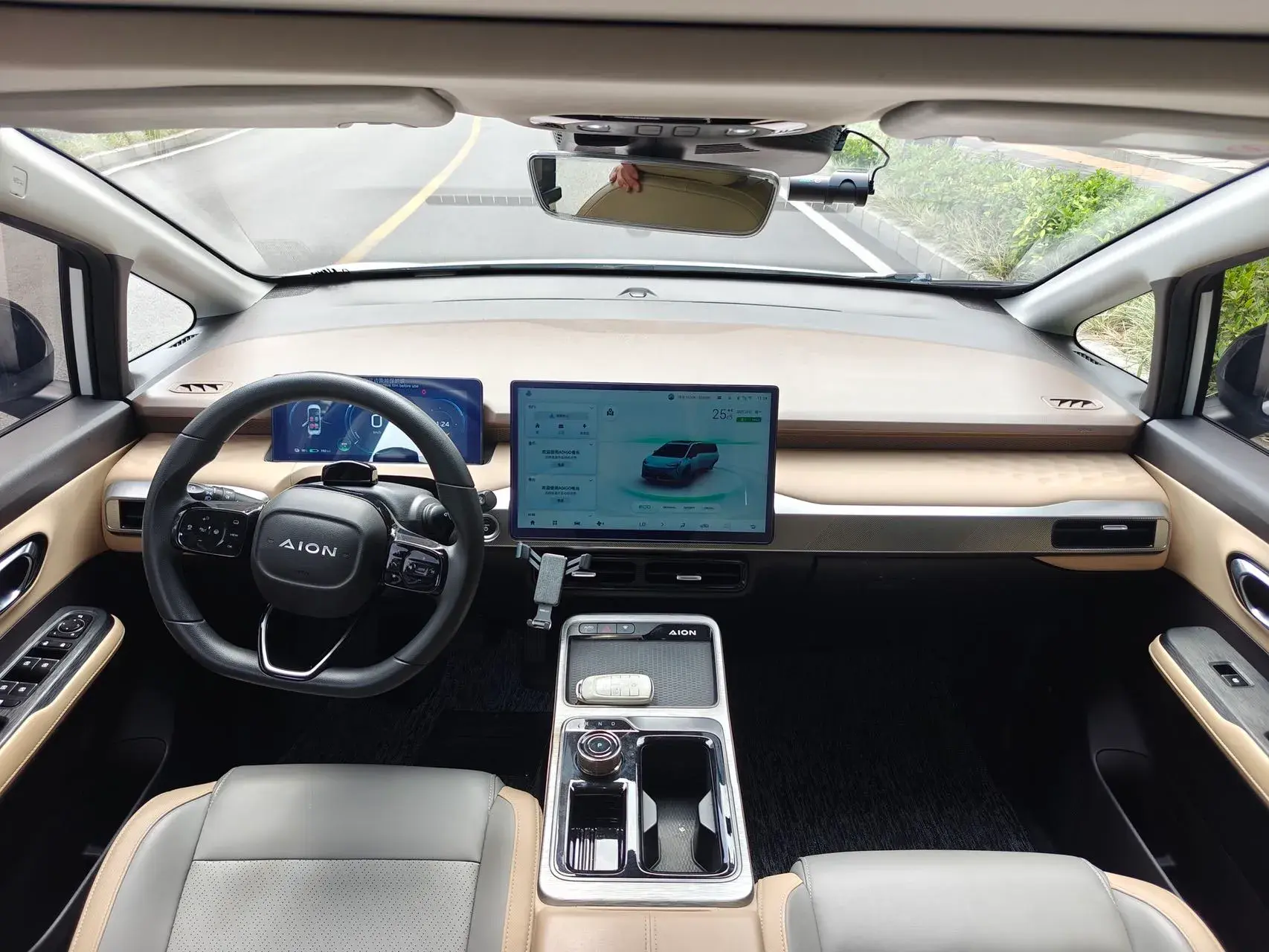 2021 AION Y thumbnail 4