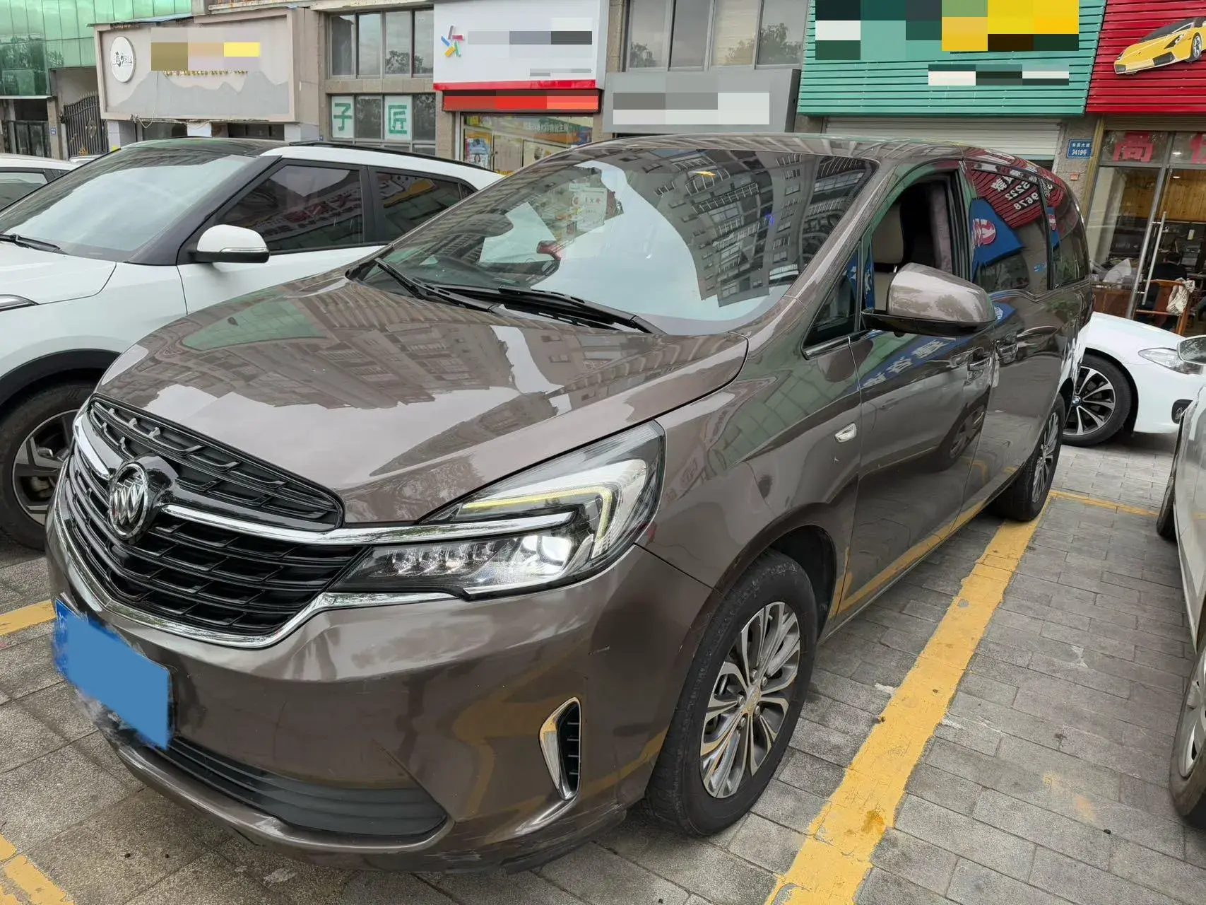 2021 BUICK GL8 view 1