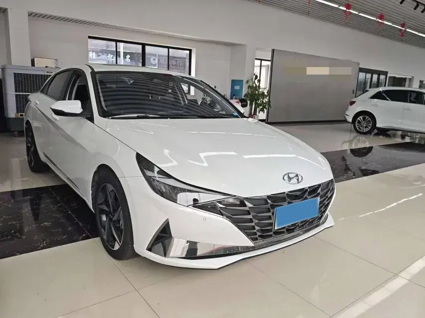 2022 HYUNDAI ELANTRA thumbnail 3