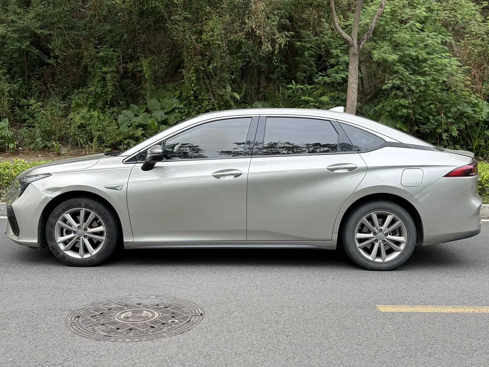 2022 AION S thumbnail 3