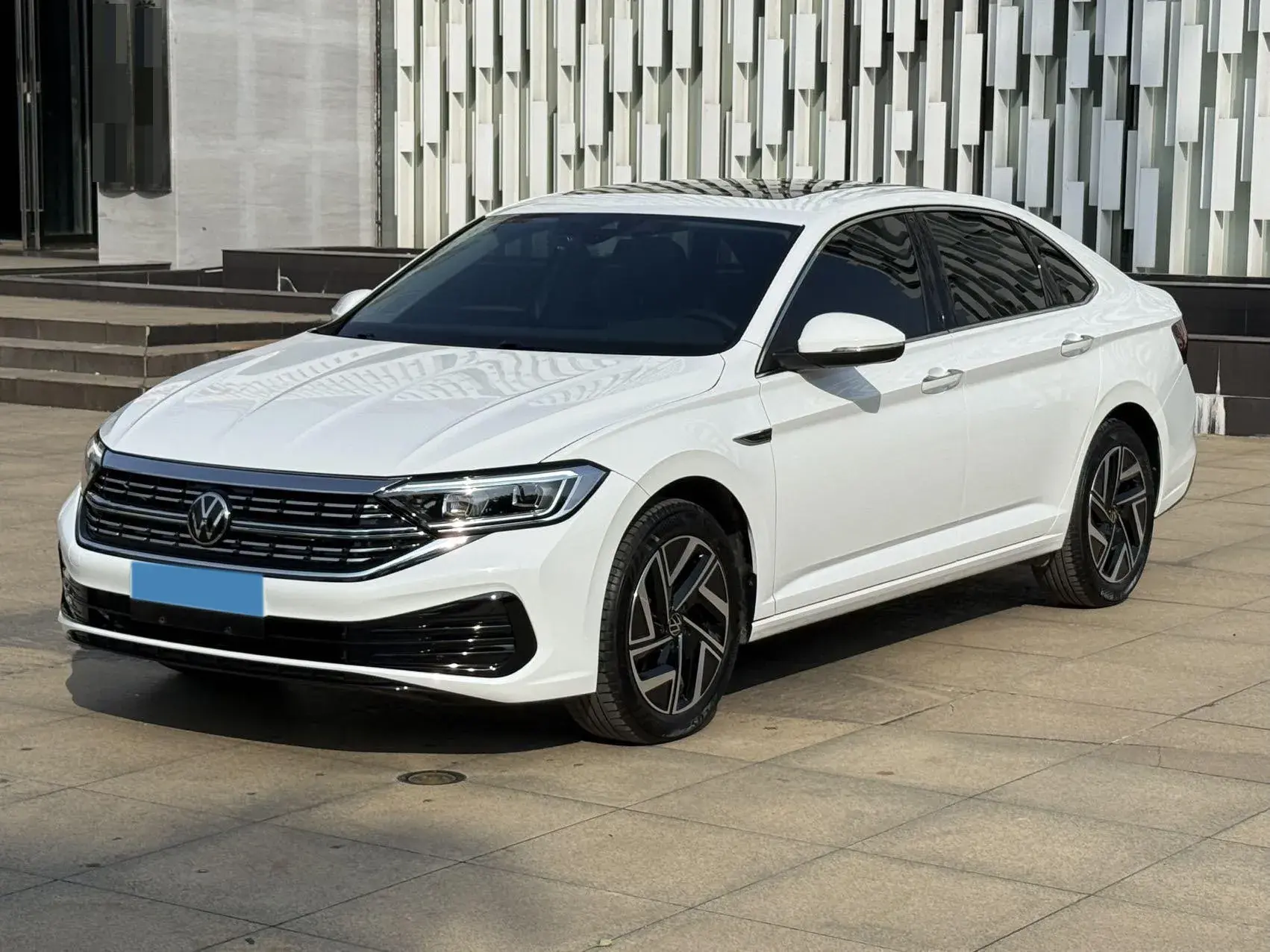 2023 VOLKSWAGEN SAGITAR view 1