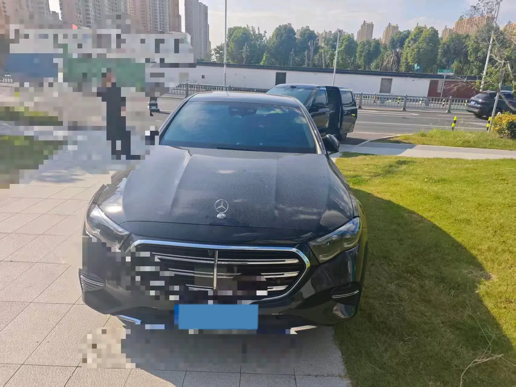 2025 MERCEDES-BENZ E thumbnail 2