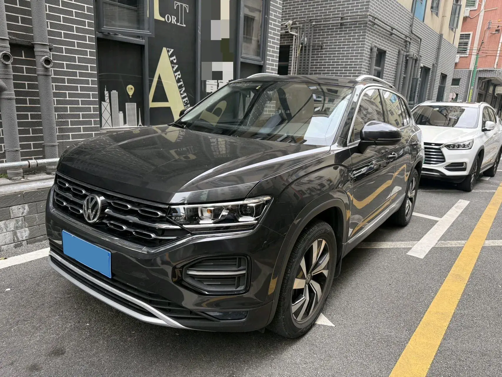 2020 VOLKSWAGEN TAYRON view 1