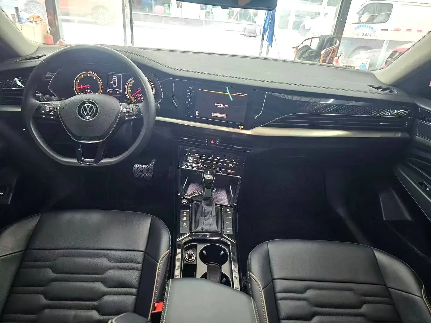 2021 VOLKSWAGEN PASSAT thumbnail 4