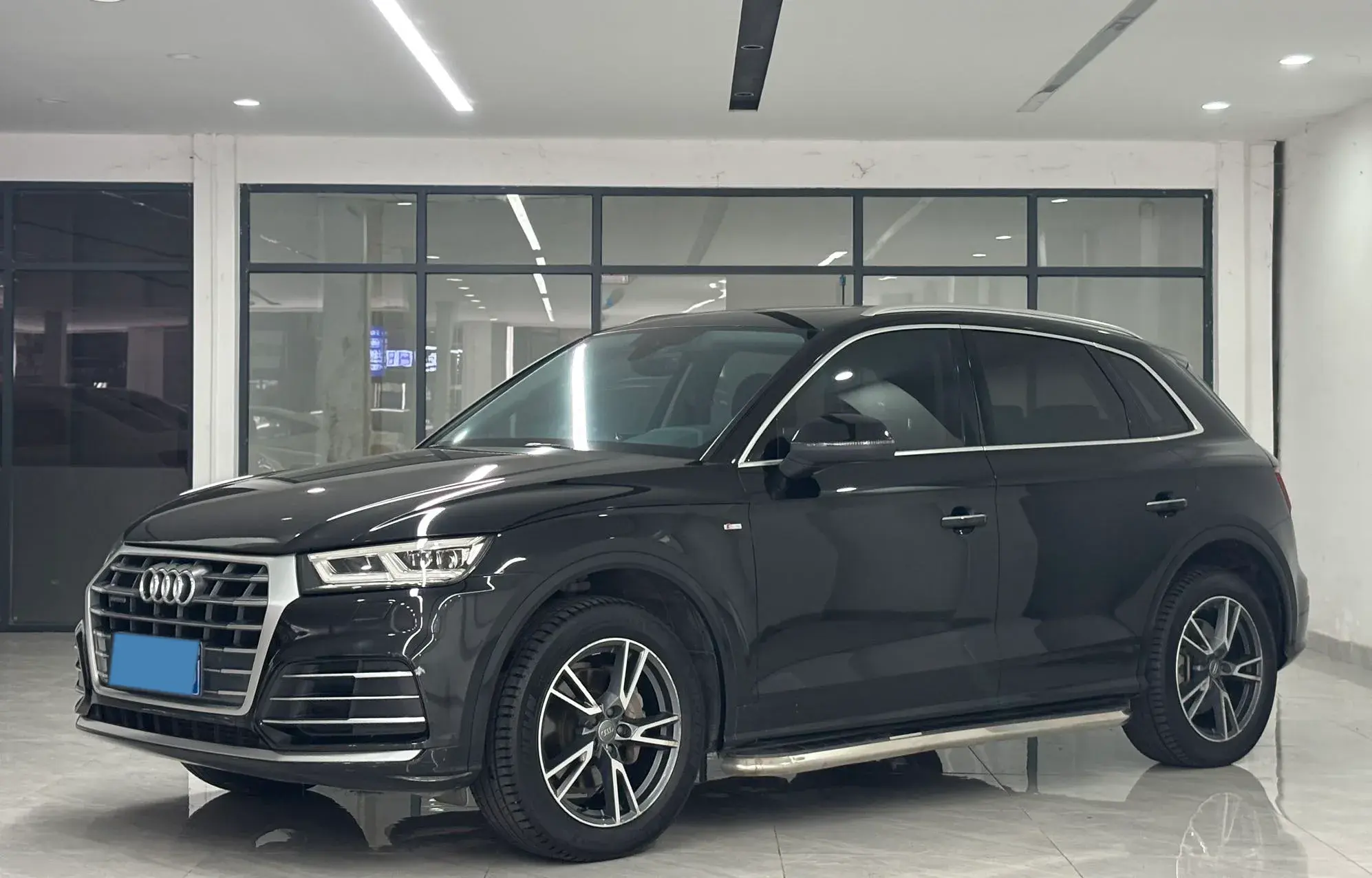 2018 AUDI Q5L view 1