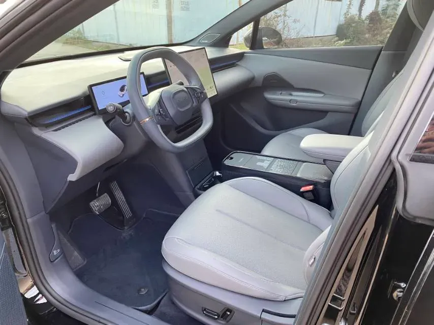 2025 LYNK&CO Z20 BEV 61.47KWH,autocango,china used car exporter,china ev exporter,chinese used car exporter,chinese used ev exporter