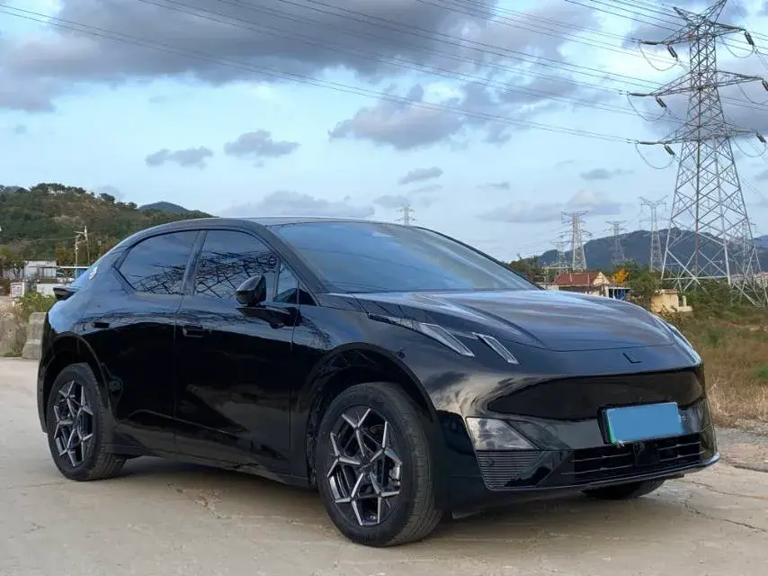 2025 LYNK&CO Z20 thumbnail 3