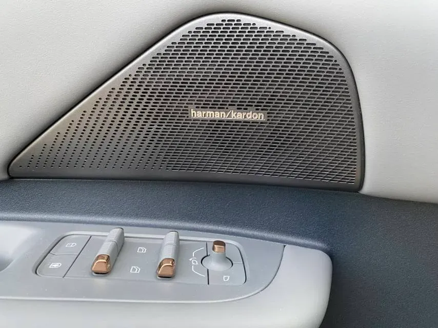 2025 LYNK&CO Z20 BEV 61.47KWH,autocango,china used car exporter,china ev exporter,chinese used car exporter,chinese used ev exporter