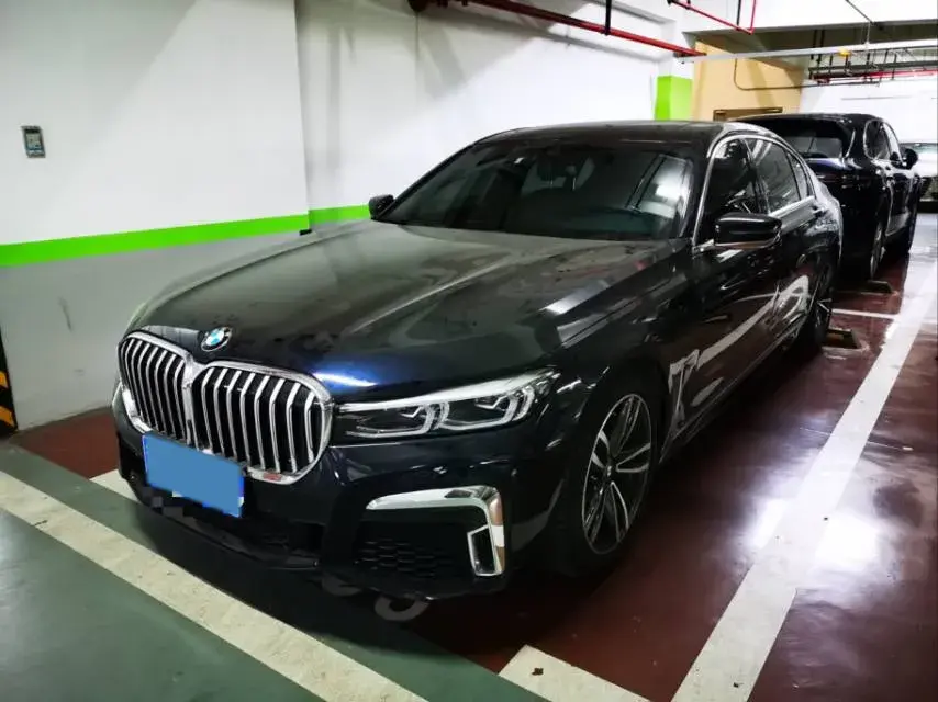 2021 BMW 7 view 1