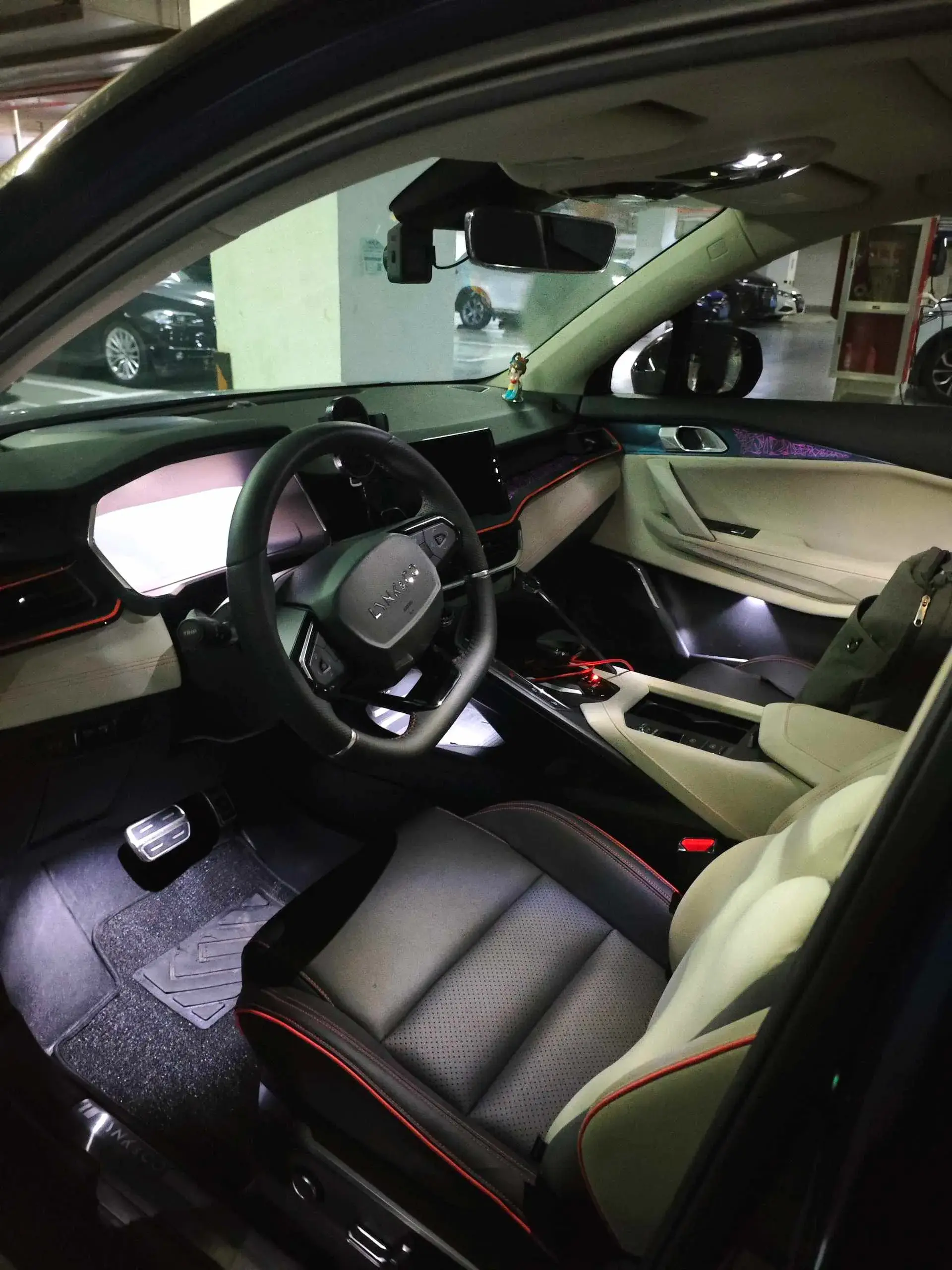 2020 LYNK&CO 06 thumbnail 3