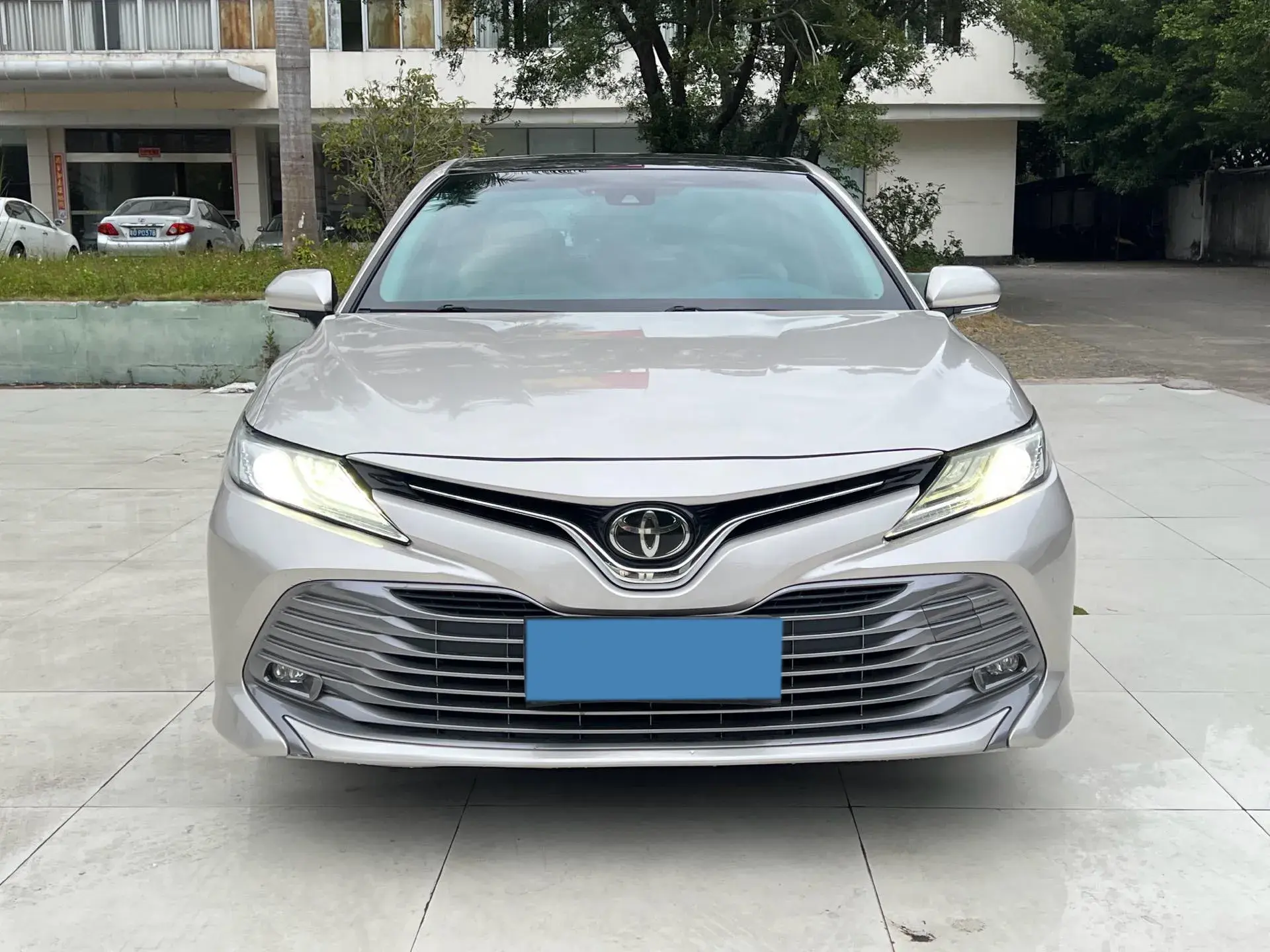 2019 TOYOTA CAMRY thumbnail 2