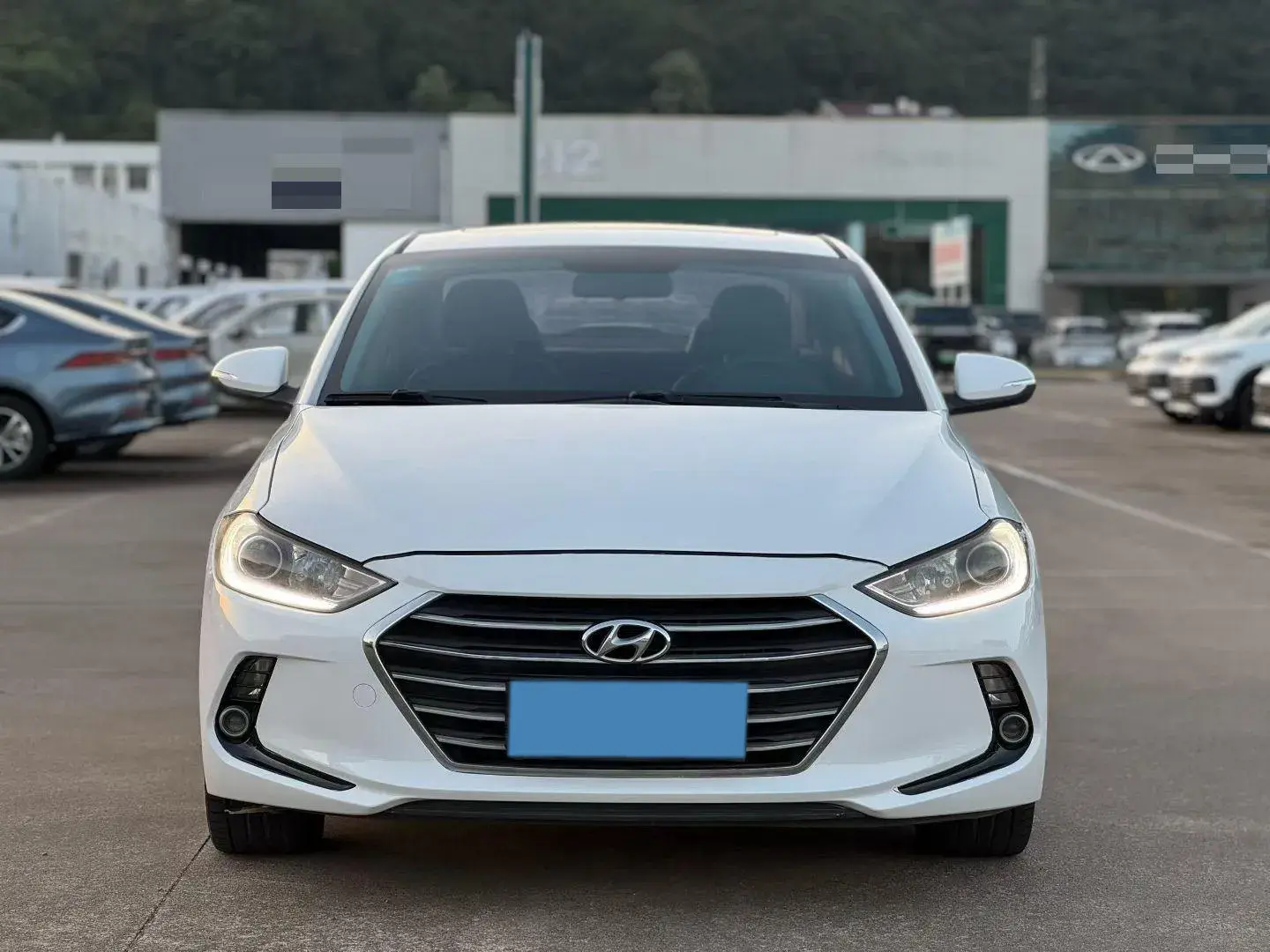 2016 HYUNDAI ELANTRA thumbnail 3