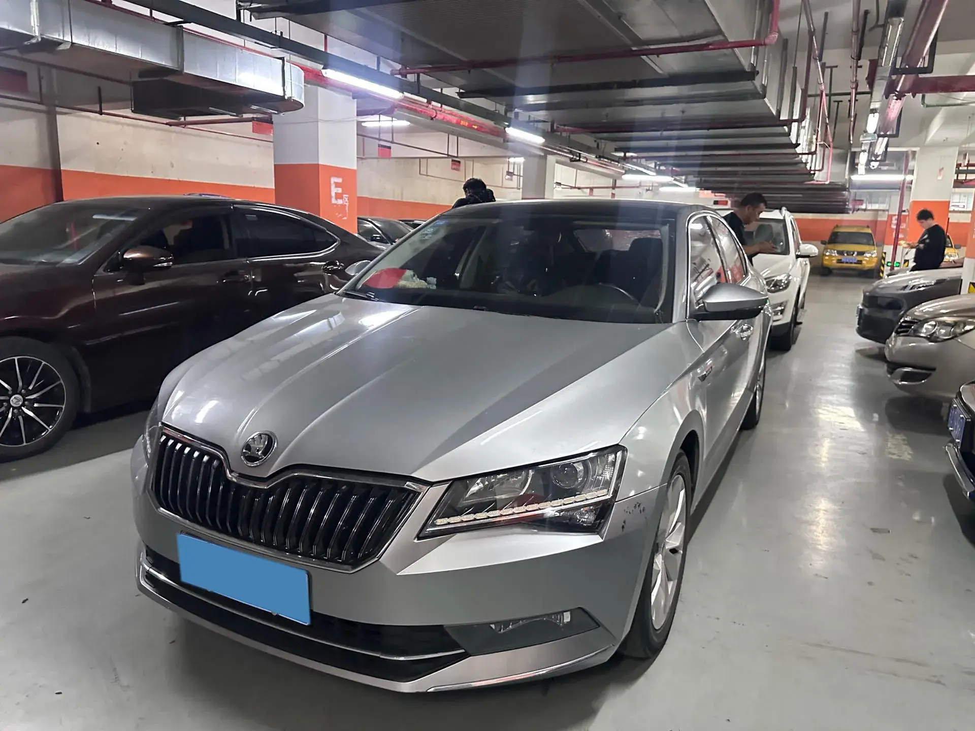 2018 SKODA SUPERB view 1