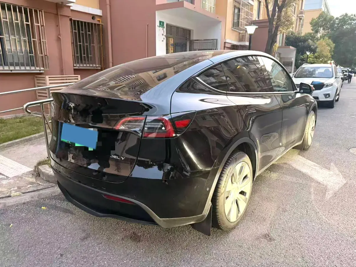 2022 TESLA MODEL thumbnail 3