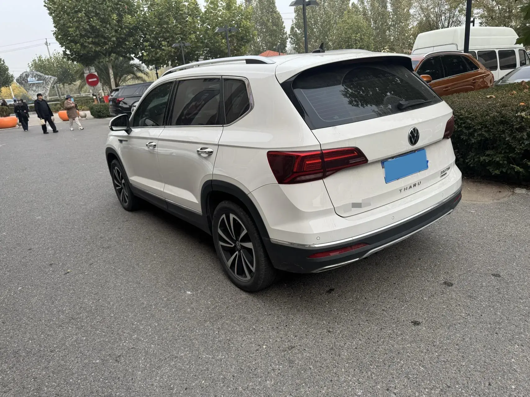 2022 VOLKSWAGEN THARU thumbnail 3