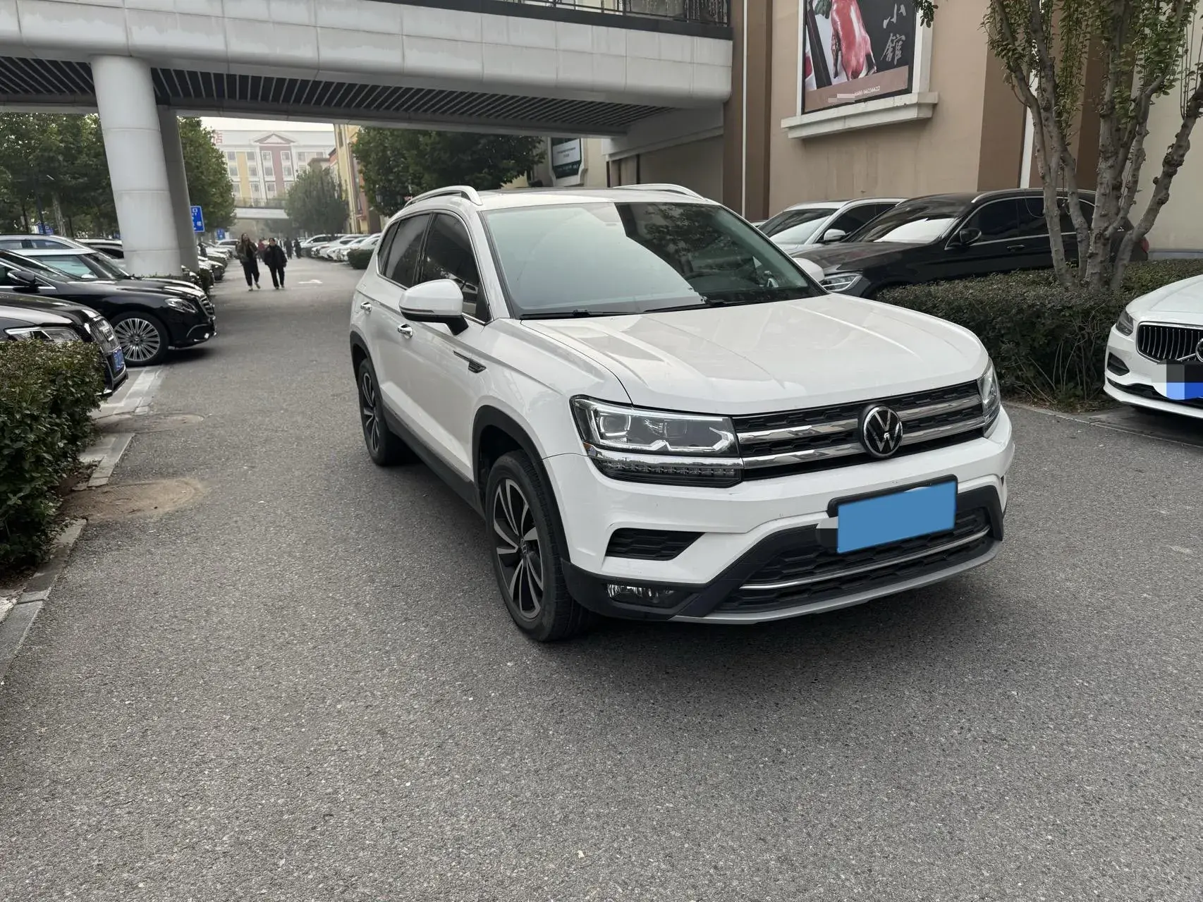 2022 VOLKSWAGEN THARU thumbnail 2