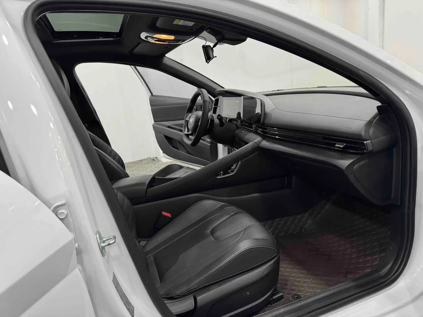 2021 HYUNDAI ELANTRA thumbnail 4