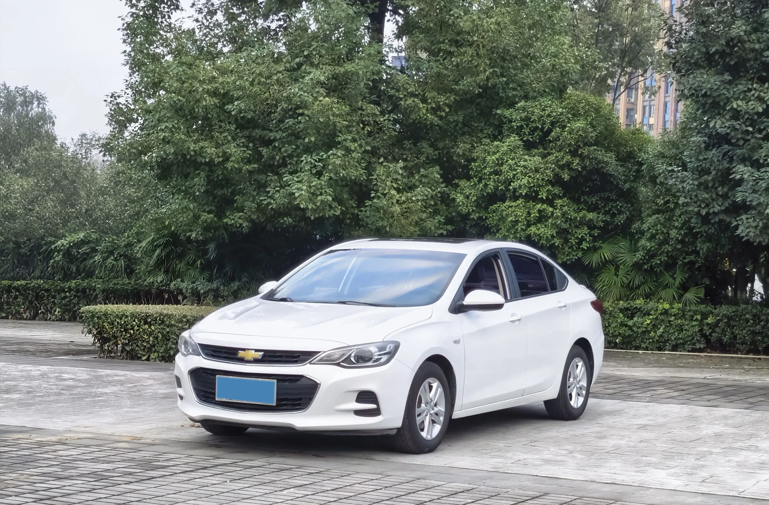 2016 CHEVROLET CAVALIER view 1