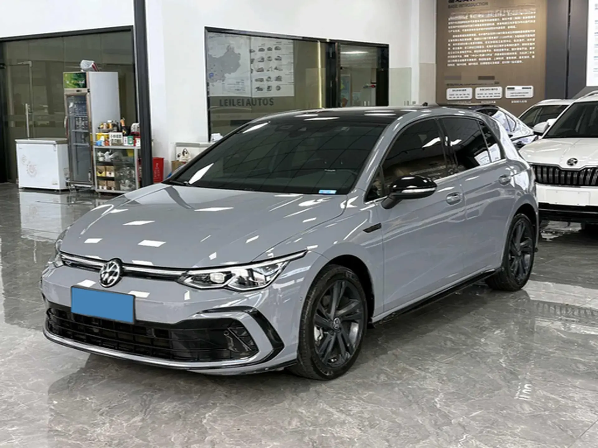 2021 VOLKSWAGEN GOLF view 1