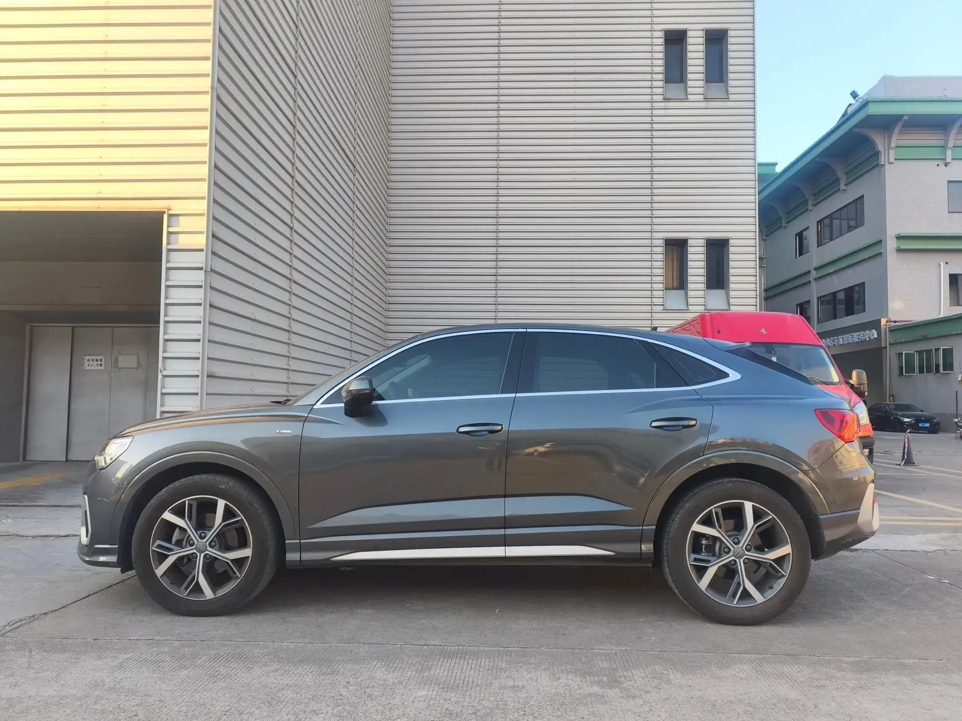 2021 AUDI Q3 thumbnail 4