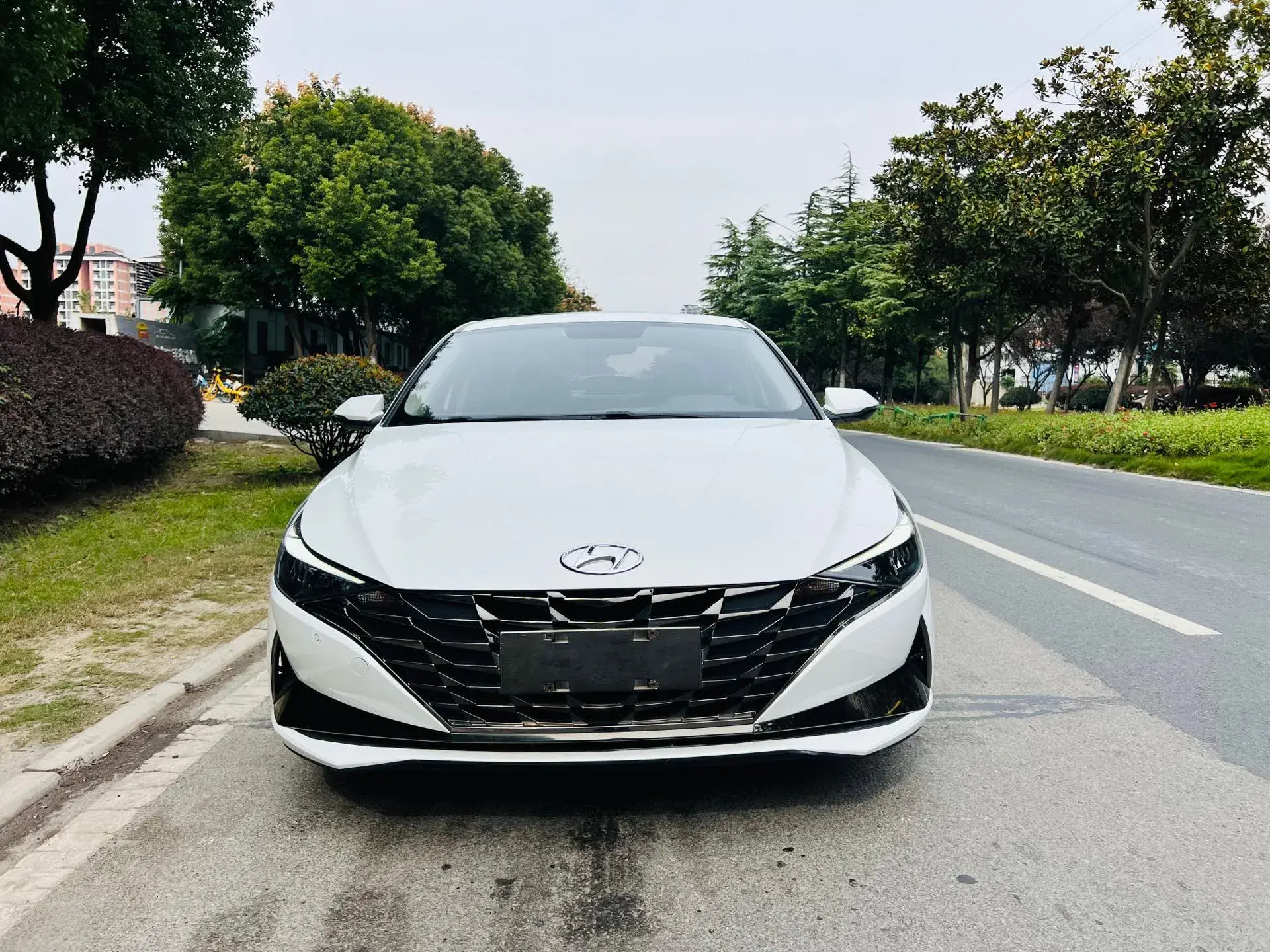 2022 HYUNDAI ELANTRA thumbnail 2