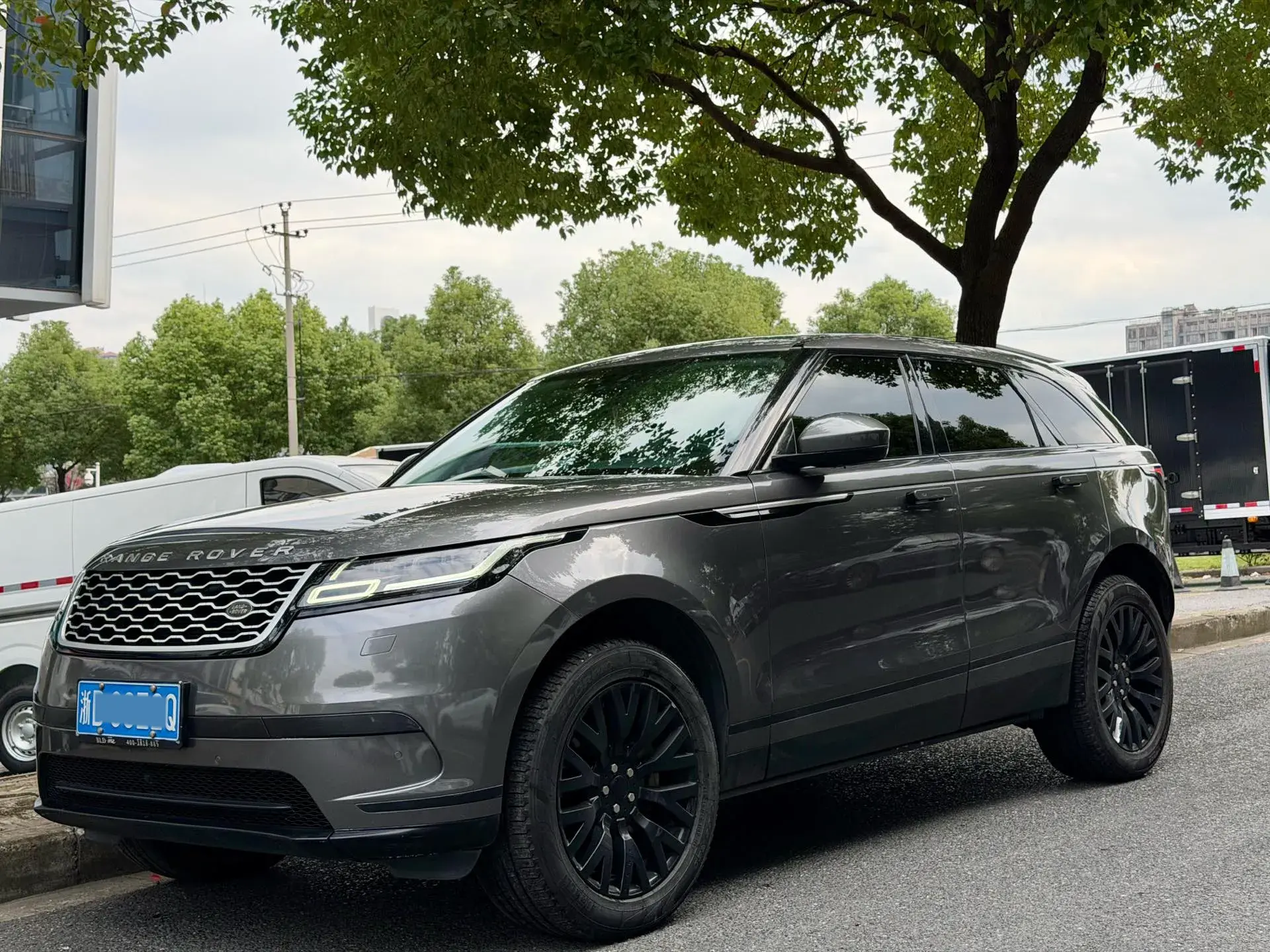 2018 LAND ROVER view 1
