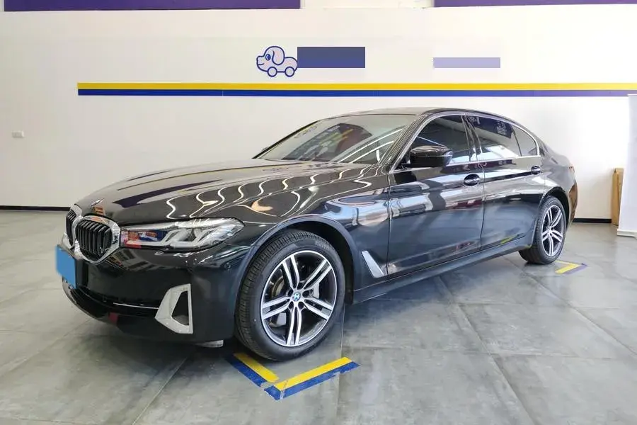 2022 BMW 5 Series 2.0T 252HP L4 8AT