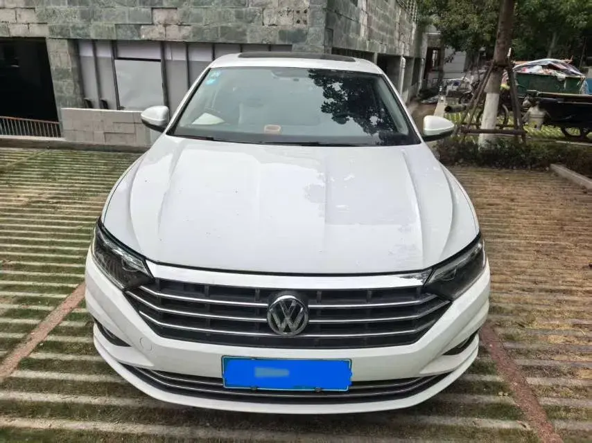 2019 VOLKSWAGEN SAGITAR thumbnail 2