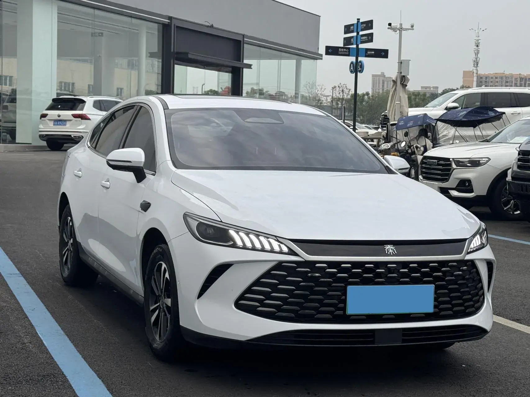 2025 BYD QIN thumbnail 3