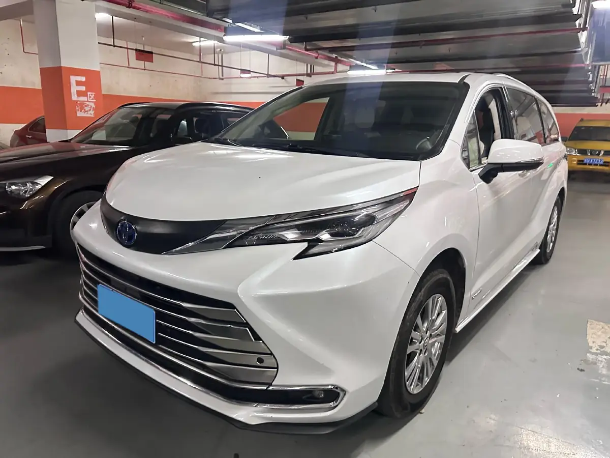 2021 Toyota Sienna 2.5L 192HP L4 E-CVT Hybrid