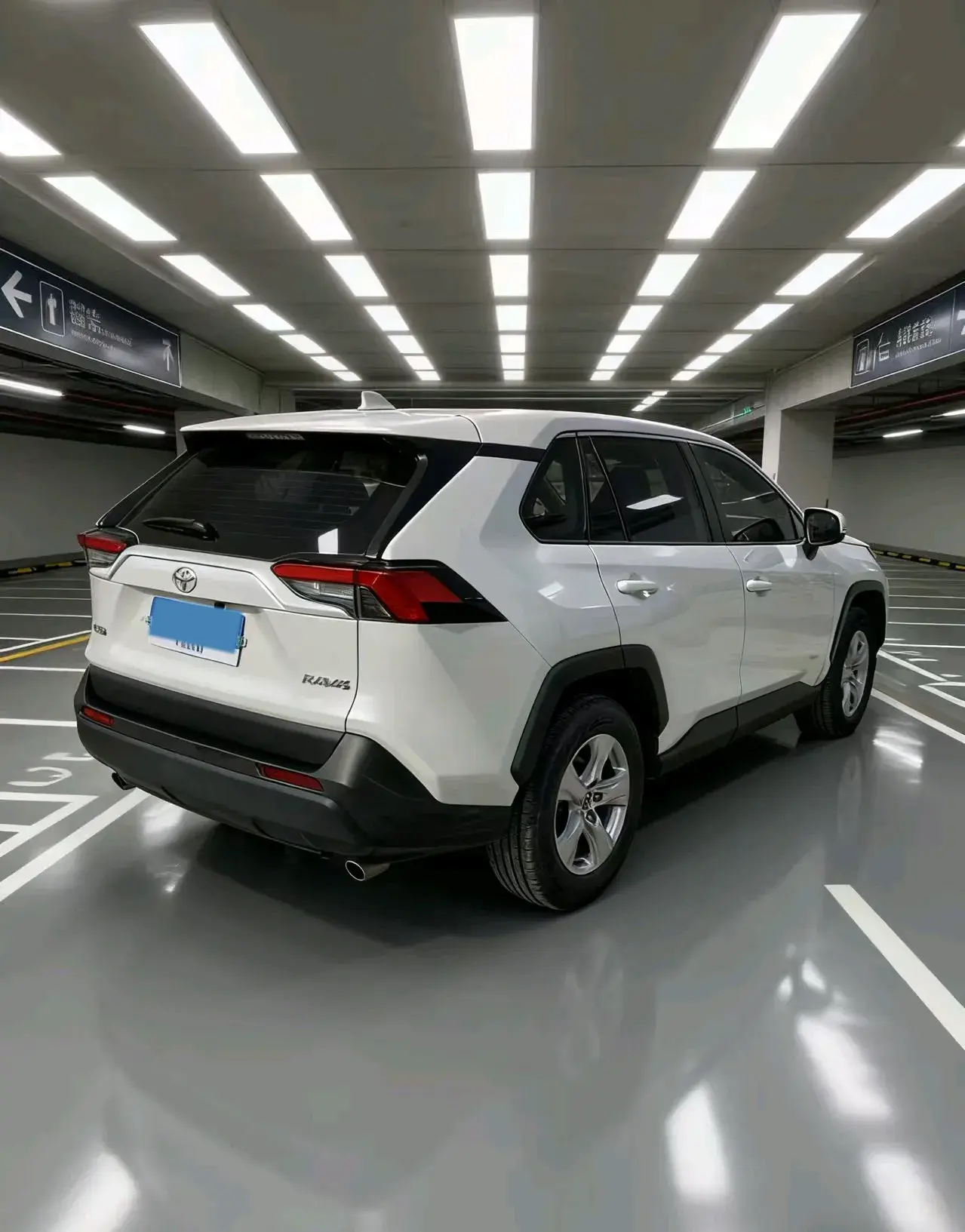 2023 TOYOTA RAV4 thumbnail 4