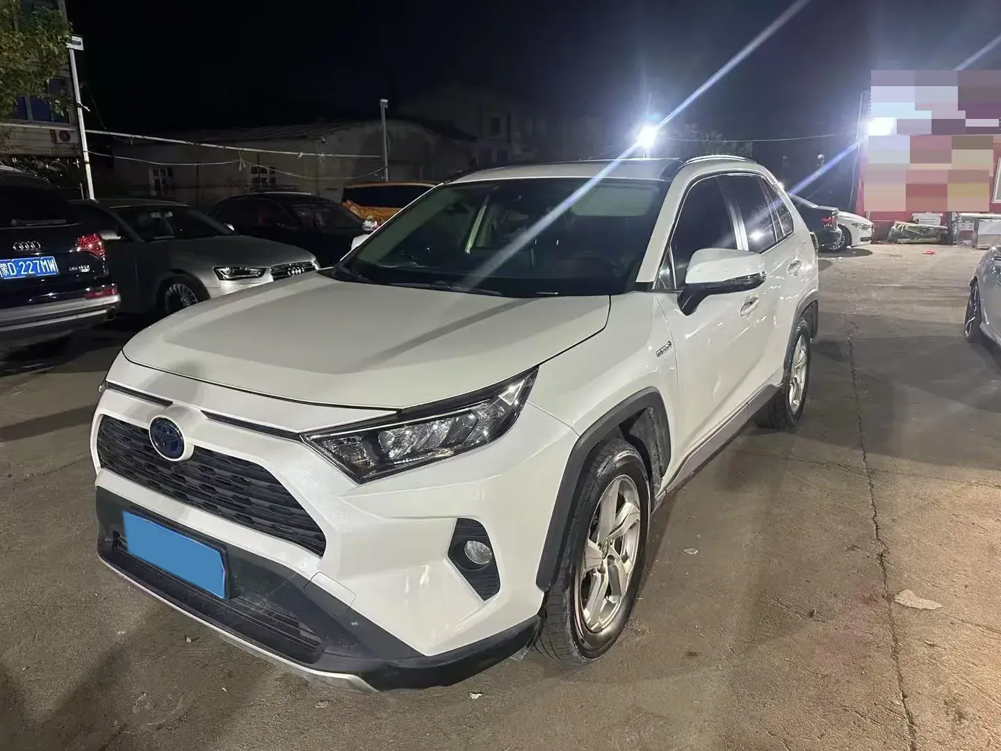 2020 TOYOTA RAV4 view 1