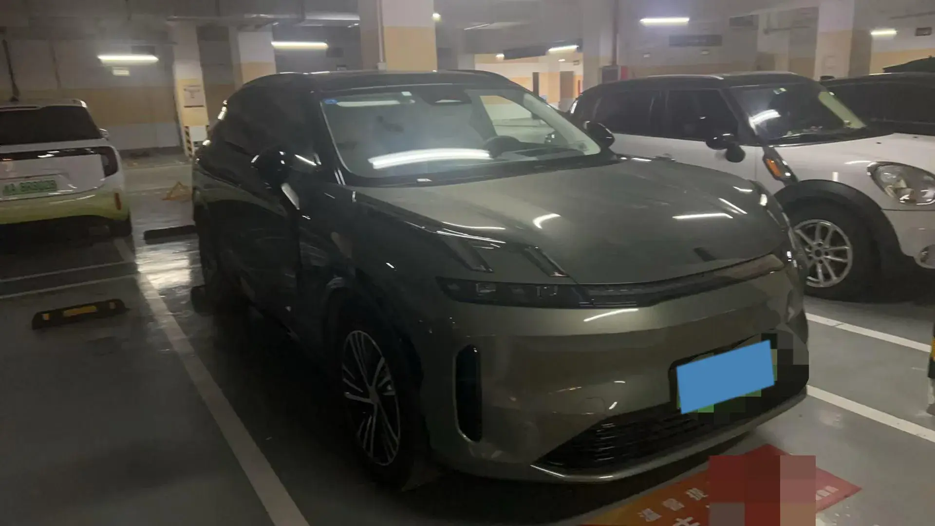 2023 LYNK&CO 08 thumbnail 2