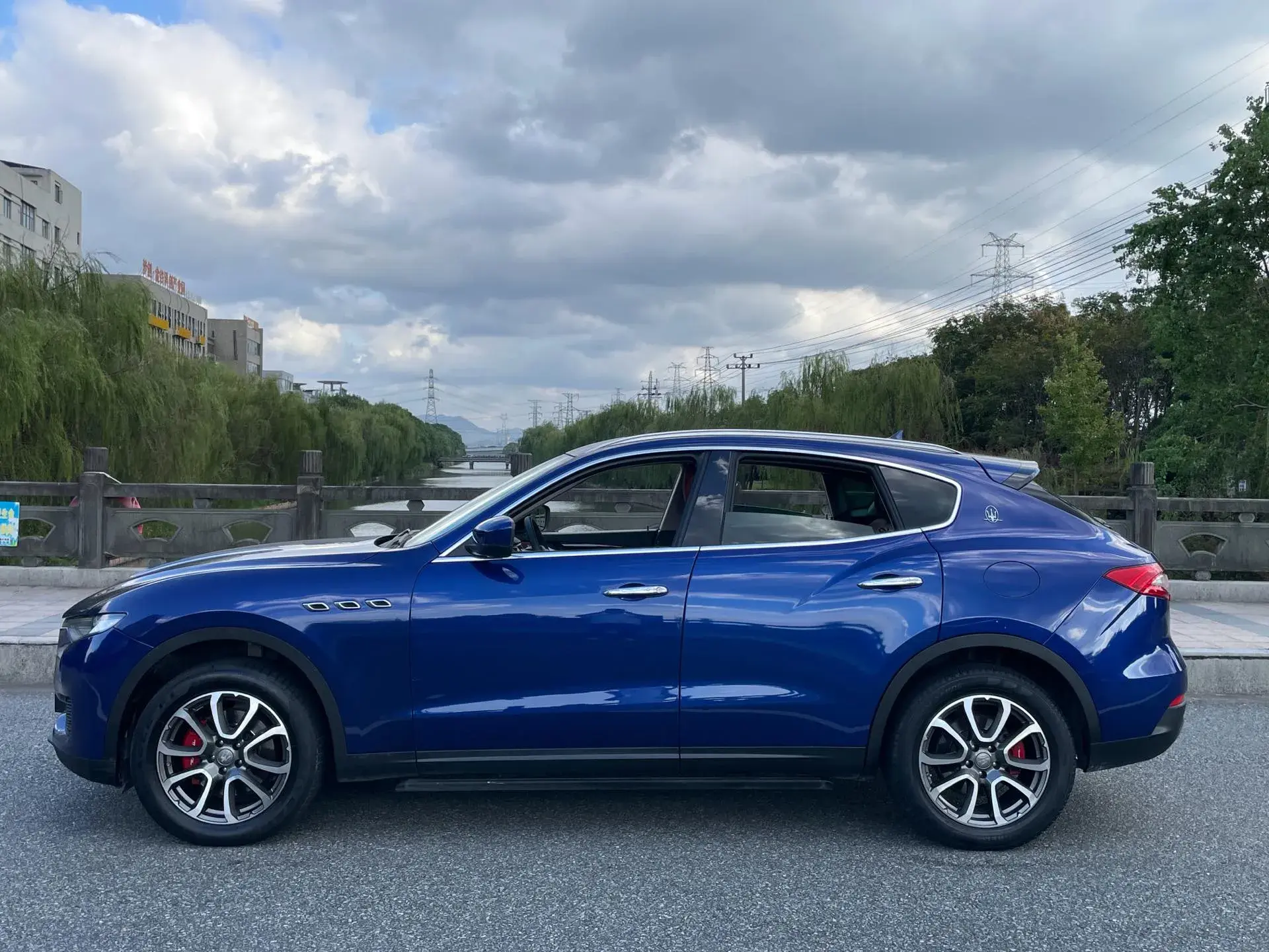 2018 MASERATI LEVANTE thumbnail 4