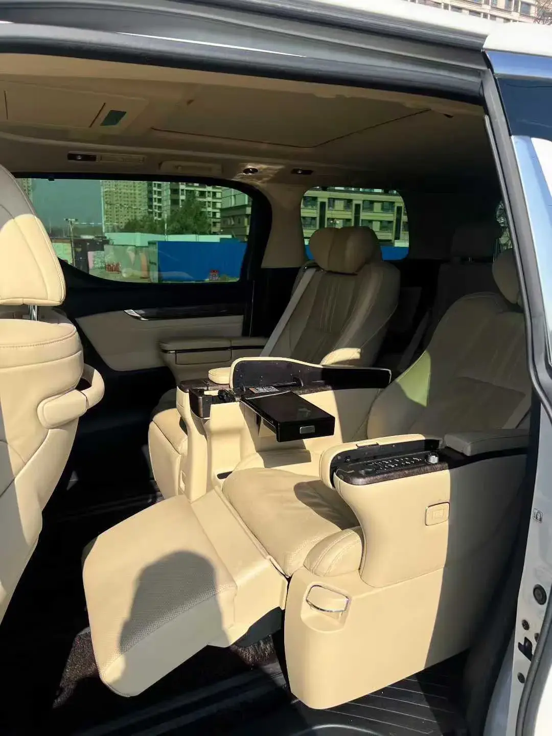 2023 TOYOTA ALPHARD thumbnail 4