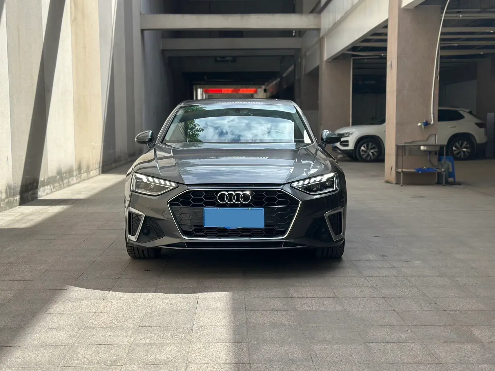2020 AUDI A4L thumbnail 2