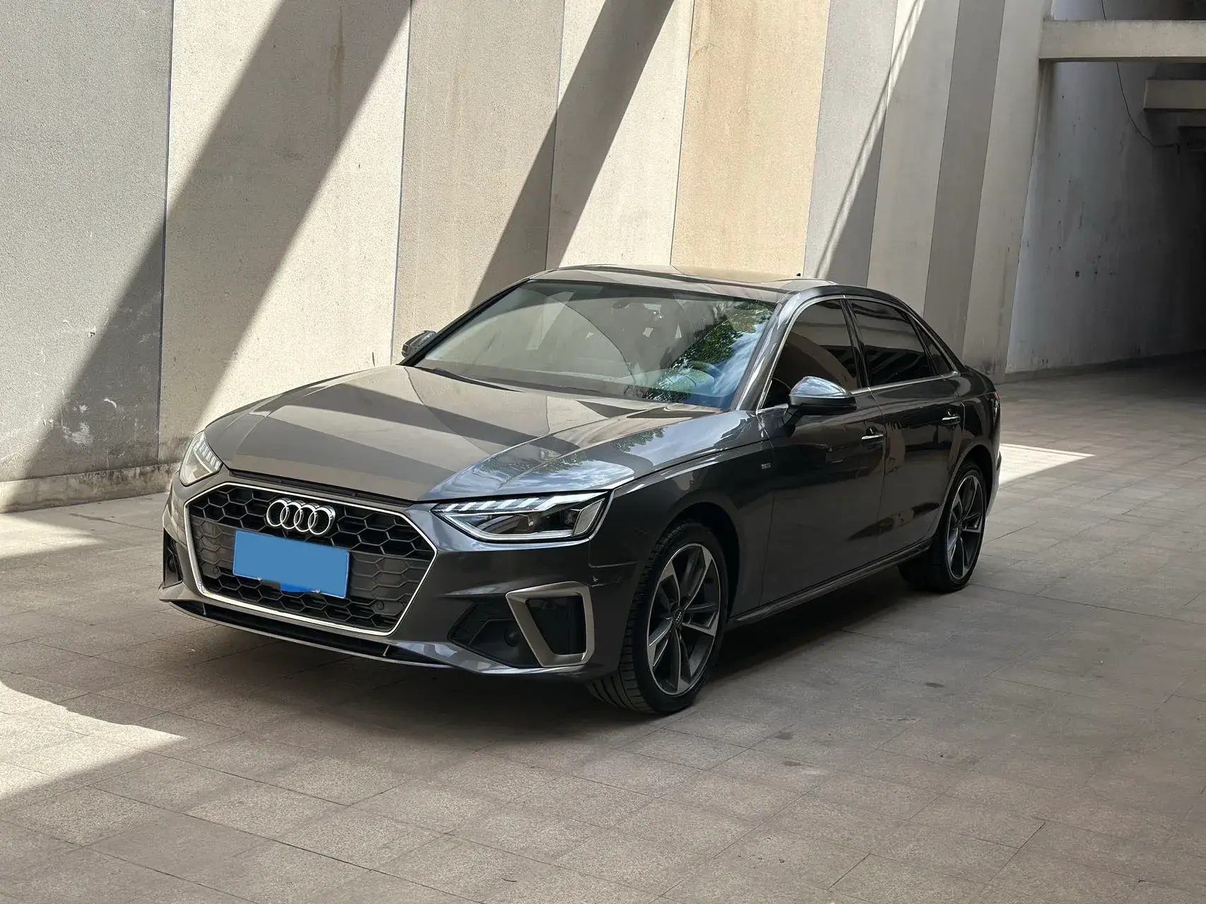 2020 AUDI A4L view 1