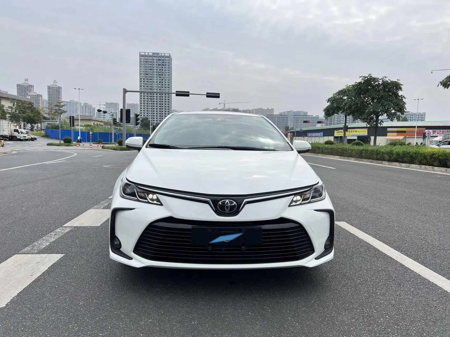 2019 TOYOTA COROLLA thumbnail 2