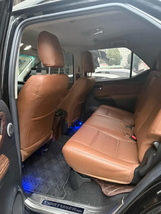 2015 Toyota Fortuner 2.7L 159HP L4 4AT,autocango,china used car exporter,china ev exporter,chinese used car exporter,chinese used ev exporter